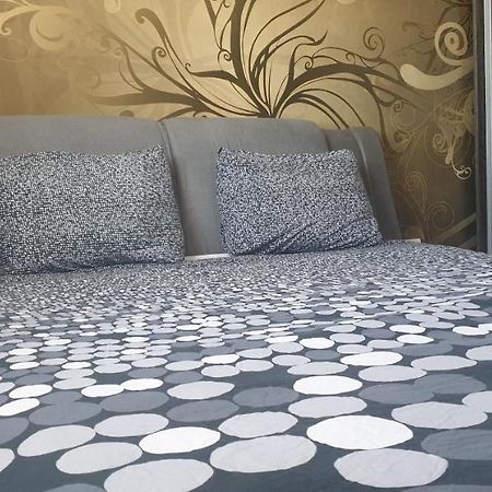 Modern Appartement Piteşti Buitenkant foto