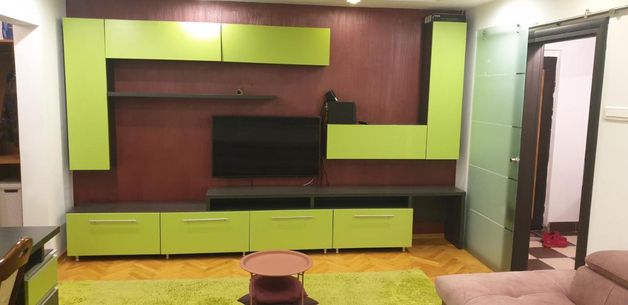 Modern Appartement Piteşti Buitenkant foto